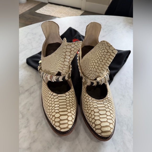 Freebird Blade Western Booties Cream Embossed Leather Size 9 - Picture 3 of 9